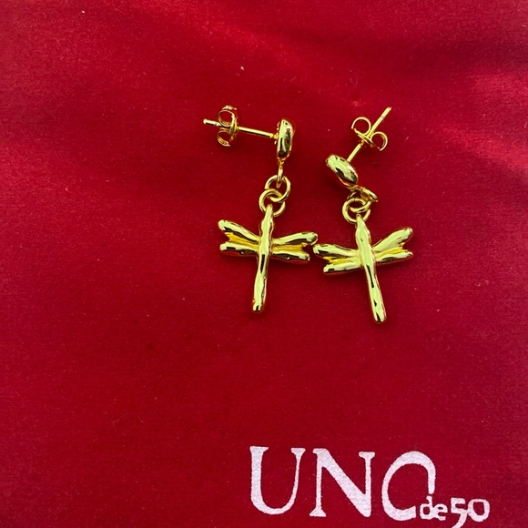 Uno de 50 Gold Dragonfly Earrings - Picture 1 of 2